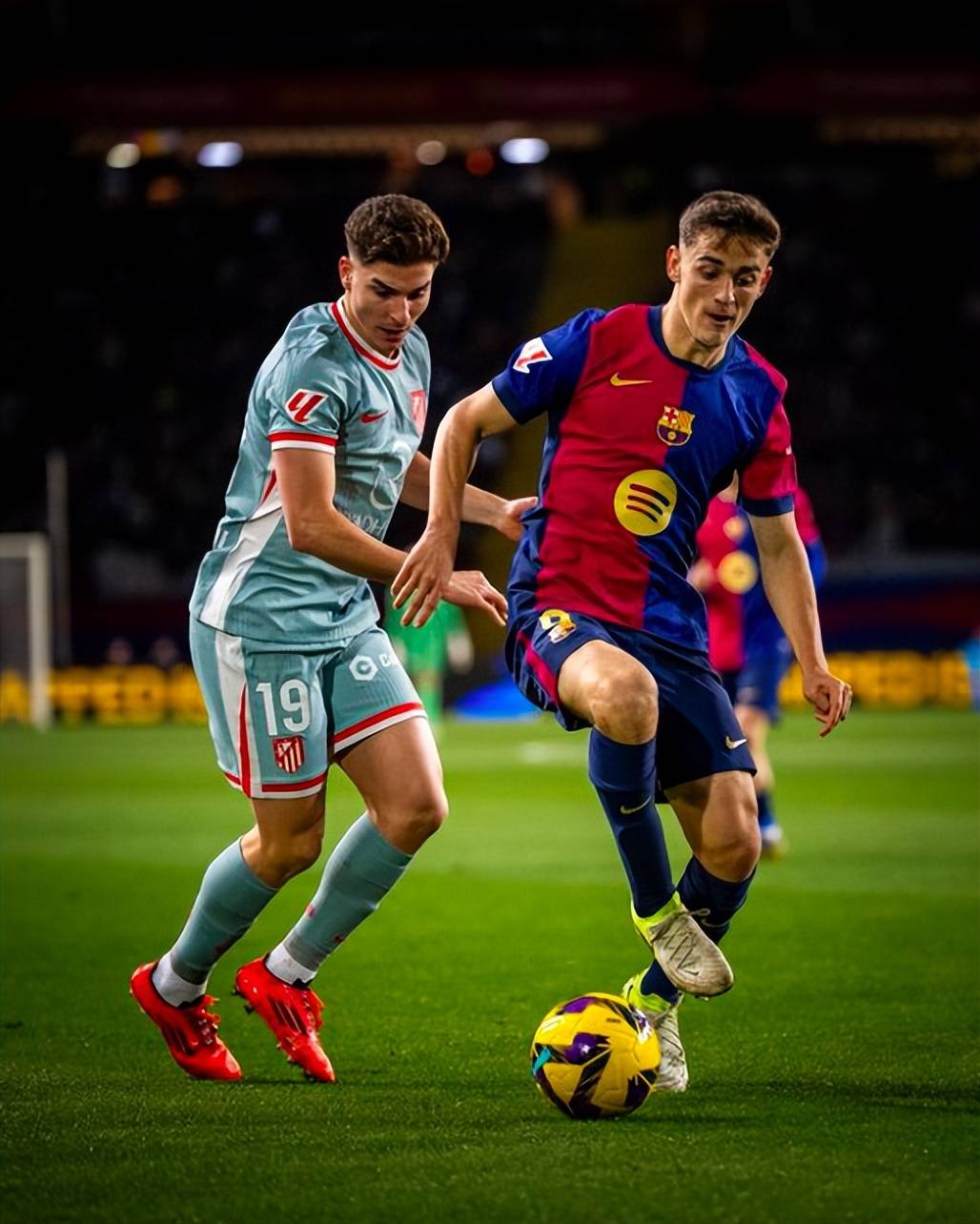 瓦伦西亚取得连胜，追赶积分领头羊