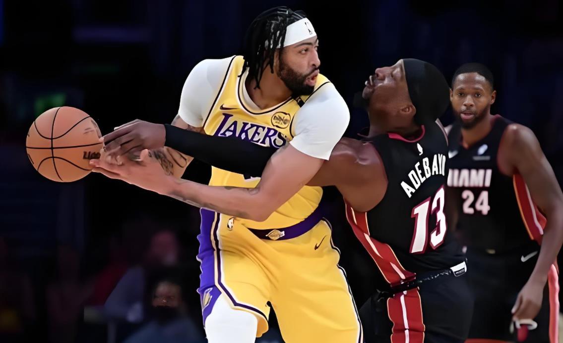 热火险胜冲击季后赛，逆转取胜关键表现点燃全场！